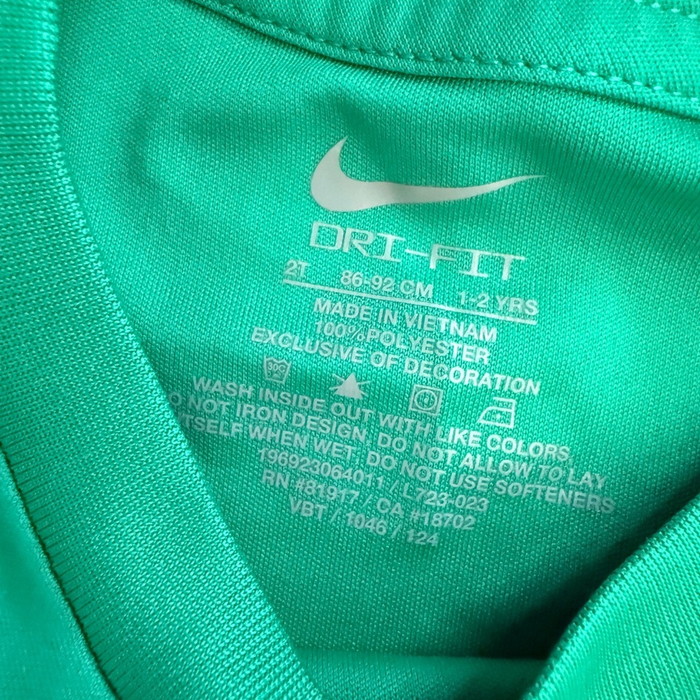 Nike Bundle - Picture 2 of 3